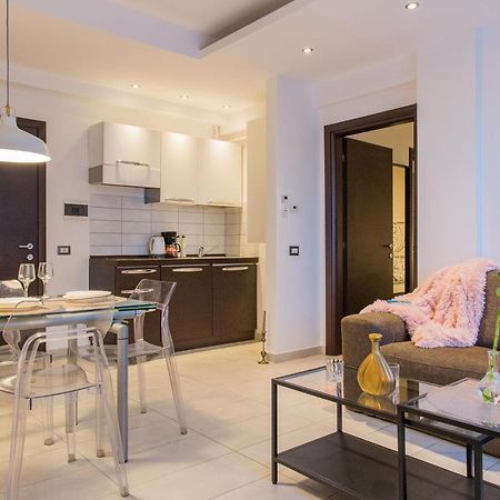 One Love Metropolitan Apartment บูคาเรสต์ ภายนอก รูปภาพ