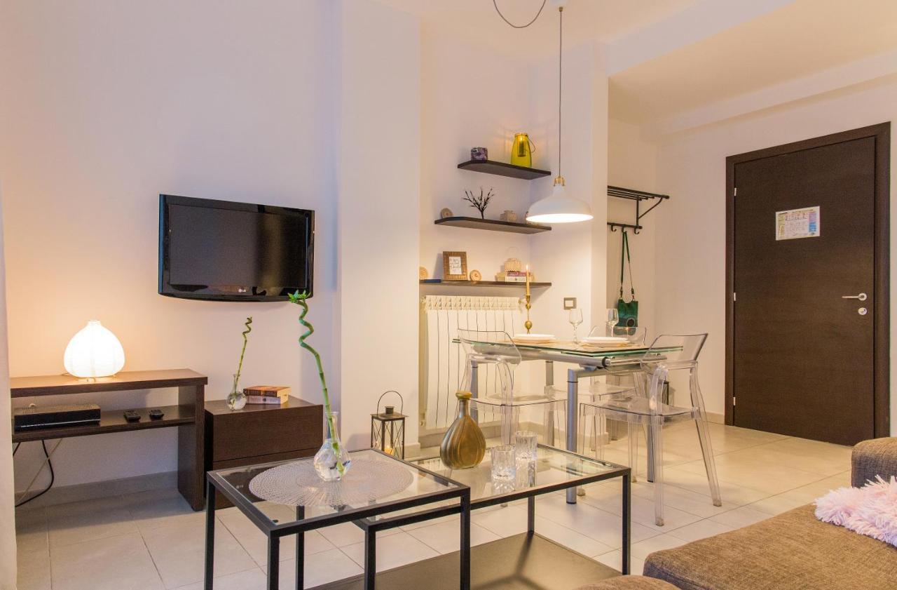 One Love Metropolitan Apartment บูคาเรสต์ ภายนอก รูปภาพ
