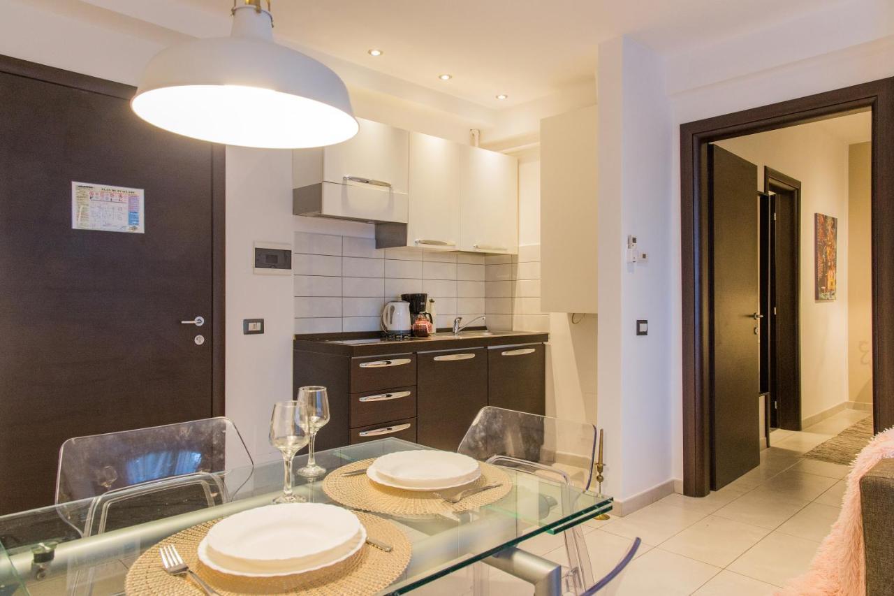 One Love Metropolitan Apartment บูคาเรสต์ ภายนอก รูปภาพ