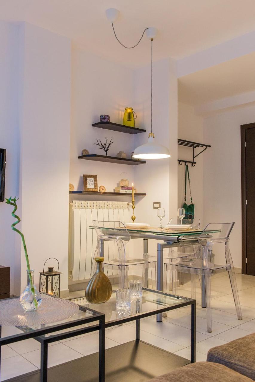 One Love Metropolitan Apartment บูคาเรสต์ ภายนอก รูปภาพ