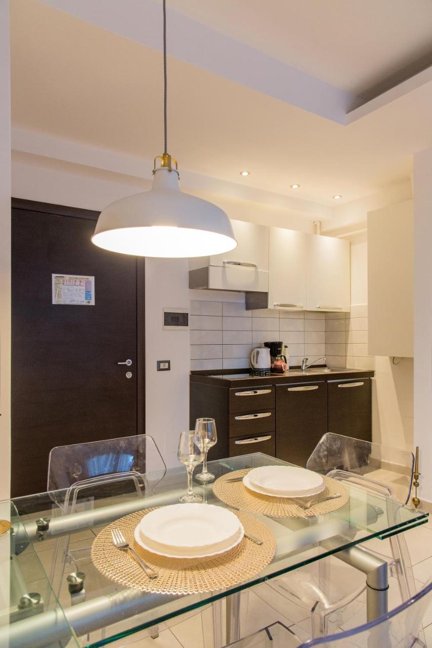One Love Metropolitan Apartment บูคาเรสต์ ภายนอก รูปภาพ
